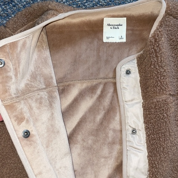 Abercrombie and Fitch Teddy jacket - Picture 3 of 3